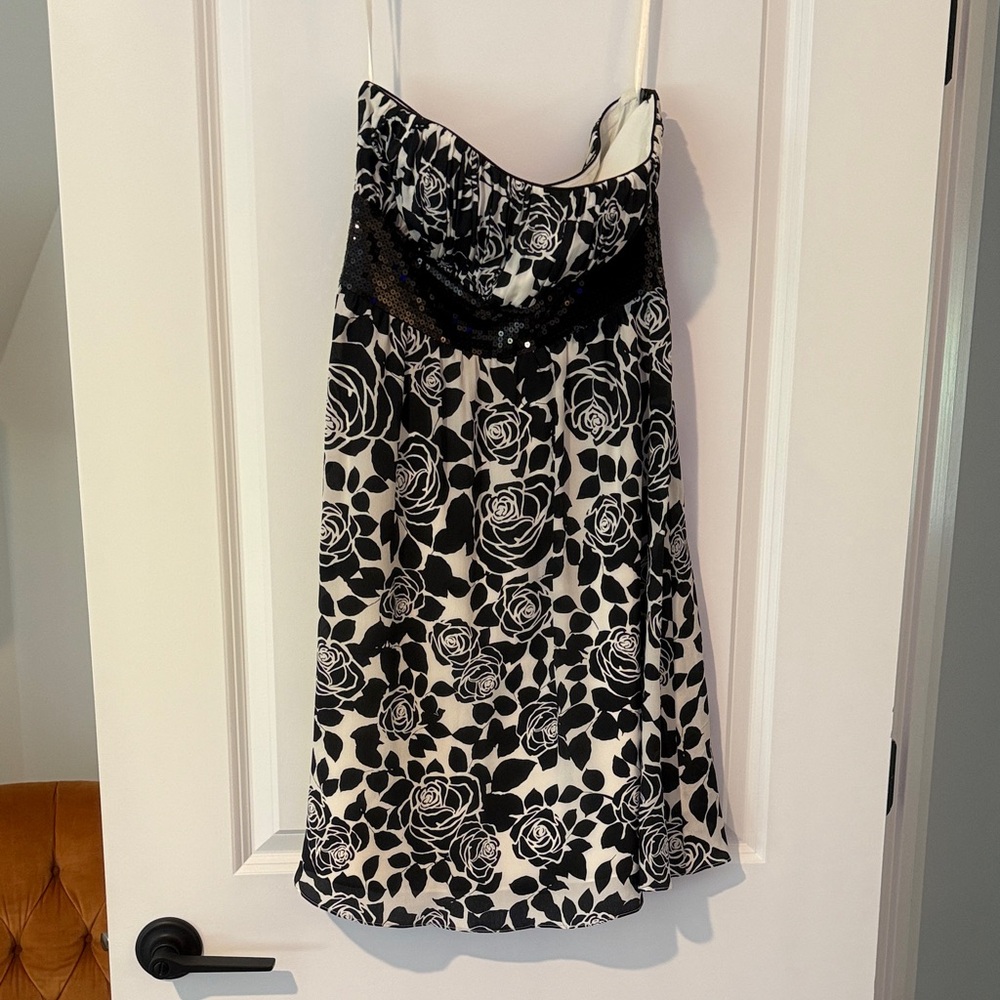 White House Black Market Black and White Floral Mini Dress